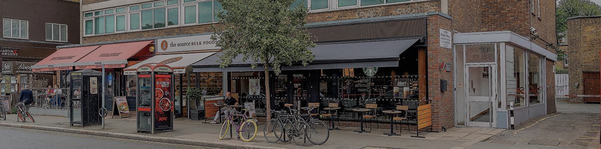 Buzzing locality – <br>trendy shops, bars and<br>restaurants on your doorstep